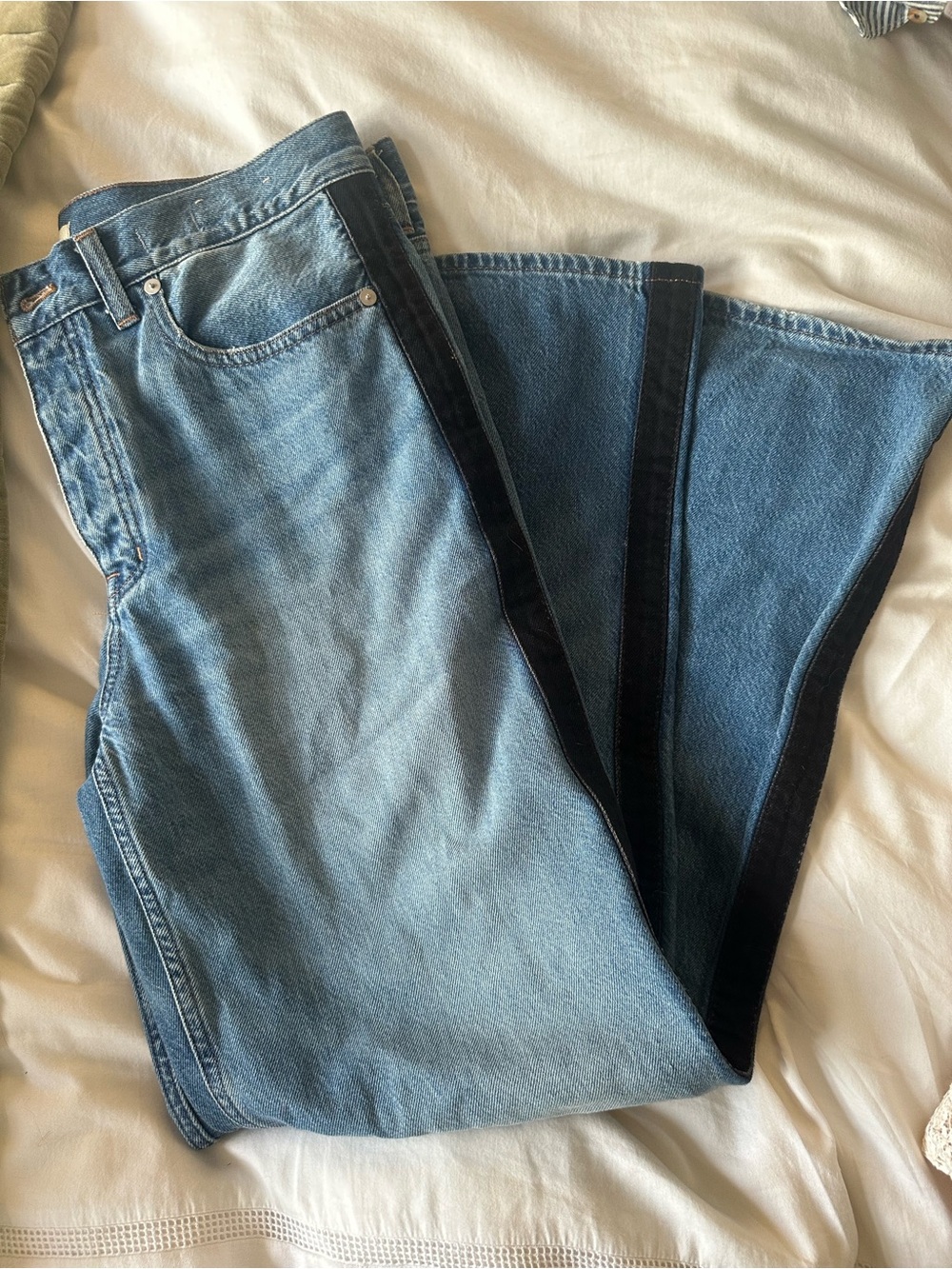 Two-Tone Madewell Low-Slung Baggy Jeans